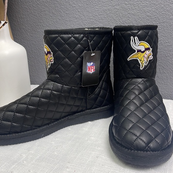Women's Minnesota Vikings Cuce Quarterback Quilted Boots size 10 NWT - Picture 4 of 9